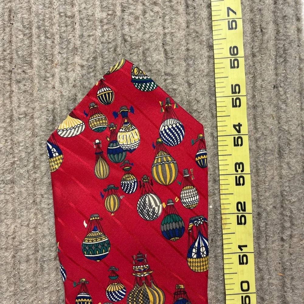 Burberrys Vintage Red Silk Hot Air Balloon Print Tie London New York Paris